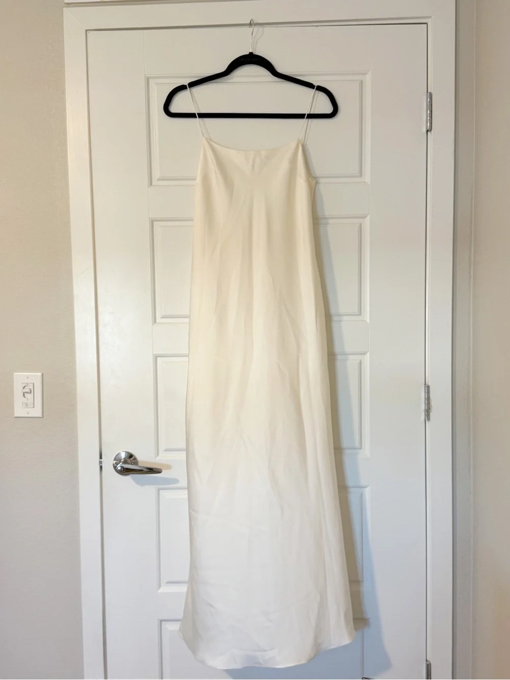 Huong - Valentine Dress (M) - Picture 4 of 16